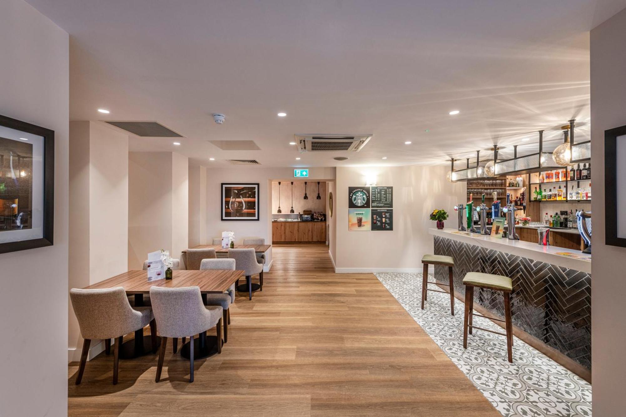 Hotel Mercure Manchester Norton Grange & 4*